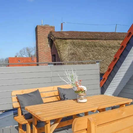 2 Bedroom Awesome In アパート Loxstedt