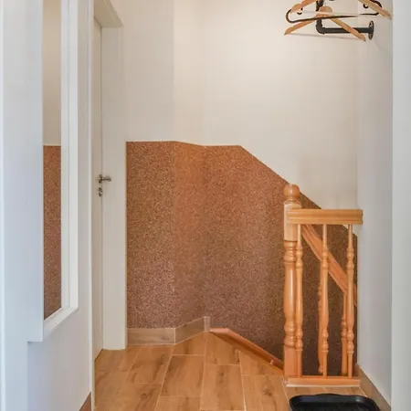 2 Bedroom Awesome In アパート *