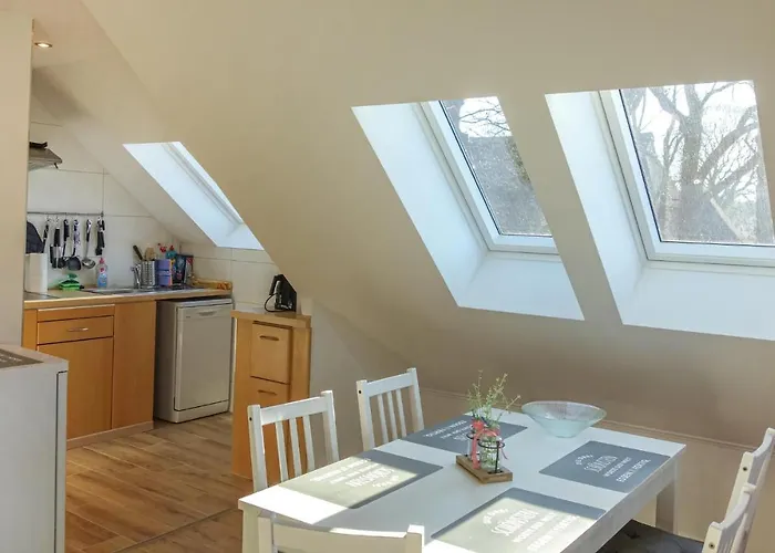2 Bedroom Awesome In דירה Loxstedt