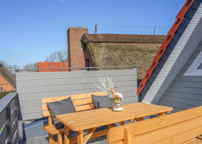 2 Bedroom Awesome In דירה Loxstedt