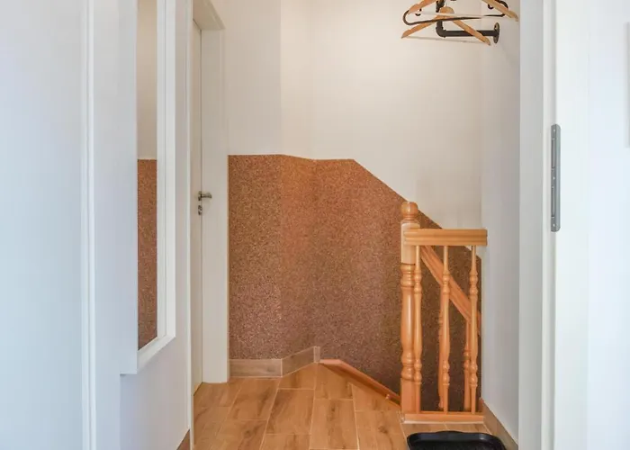 2 Bedroom Awesome In דירה *